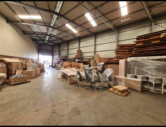 2,419M² WAREHOUSE FOR SALE IN TUNNEY